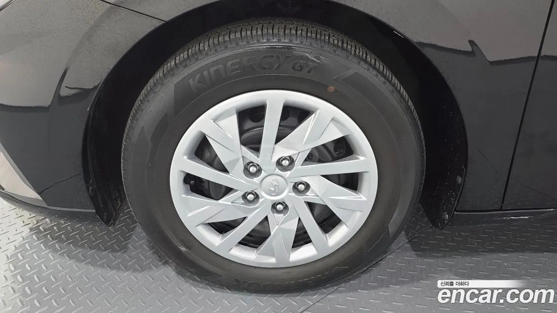 Hyundai Elantra - фото 5