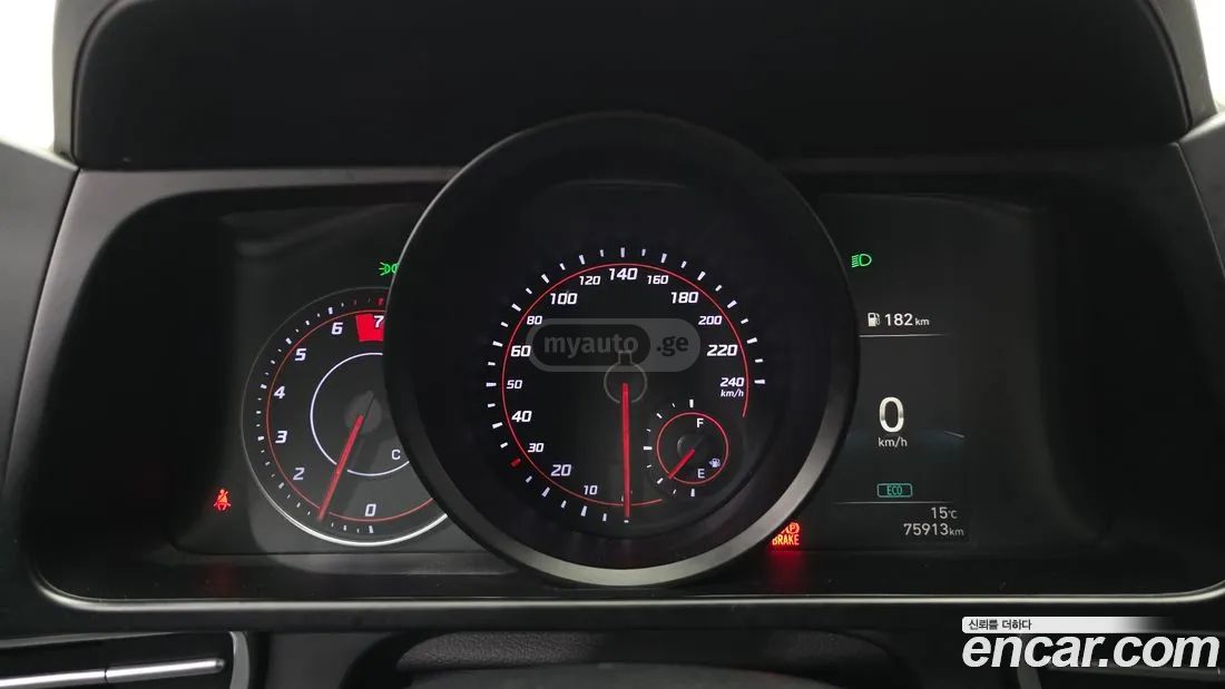 Hyundai Elantra - фото 8