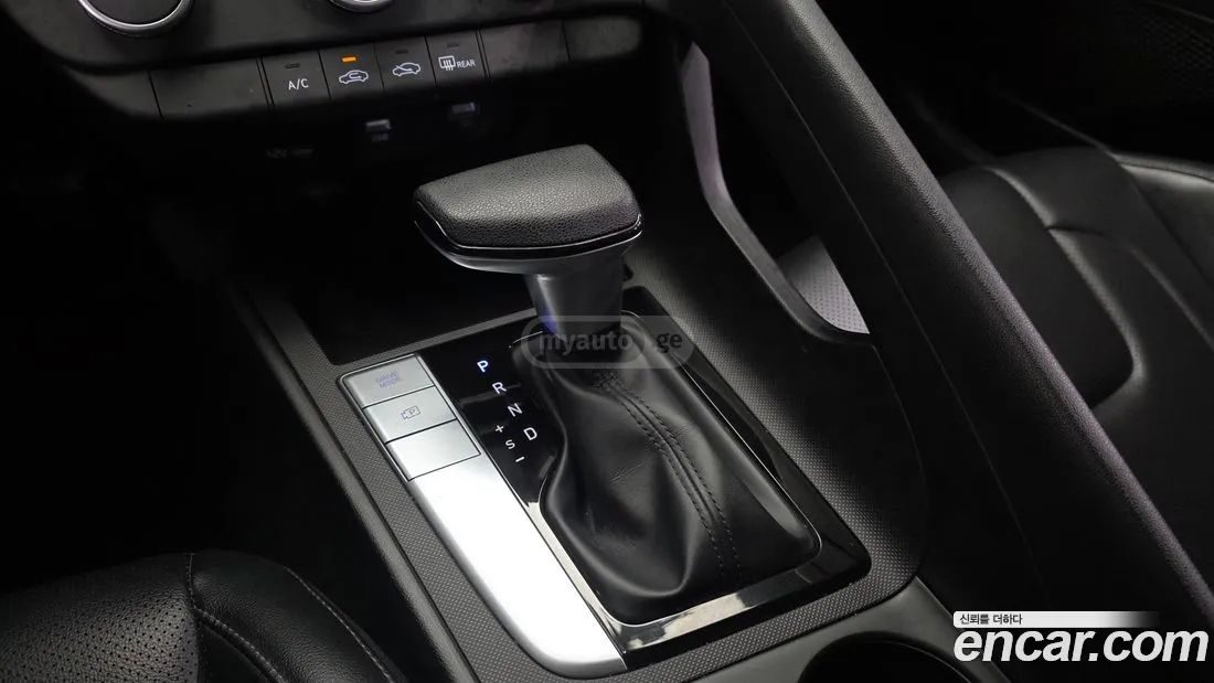 Hyundai Elantra - фото 9