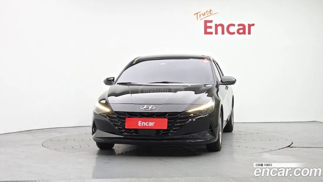 Hyundai Elantra - фото 3