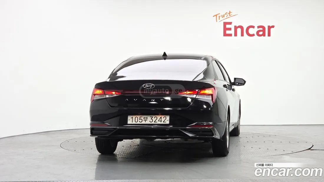 Hyundai Elantra - фото 4