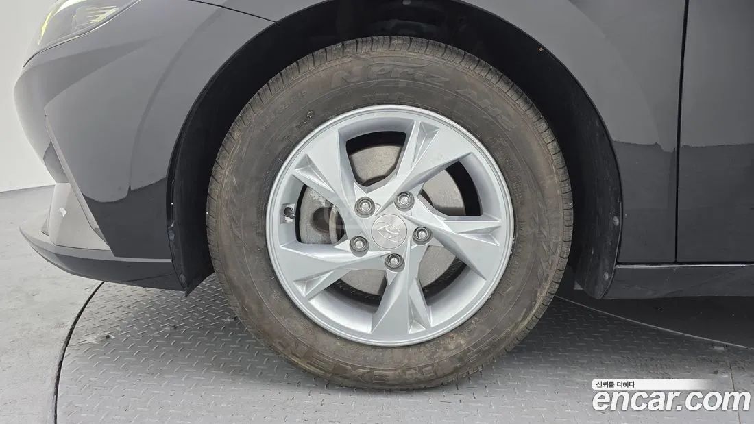 Hyundai Elantra - фото 5