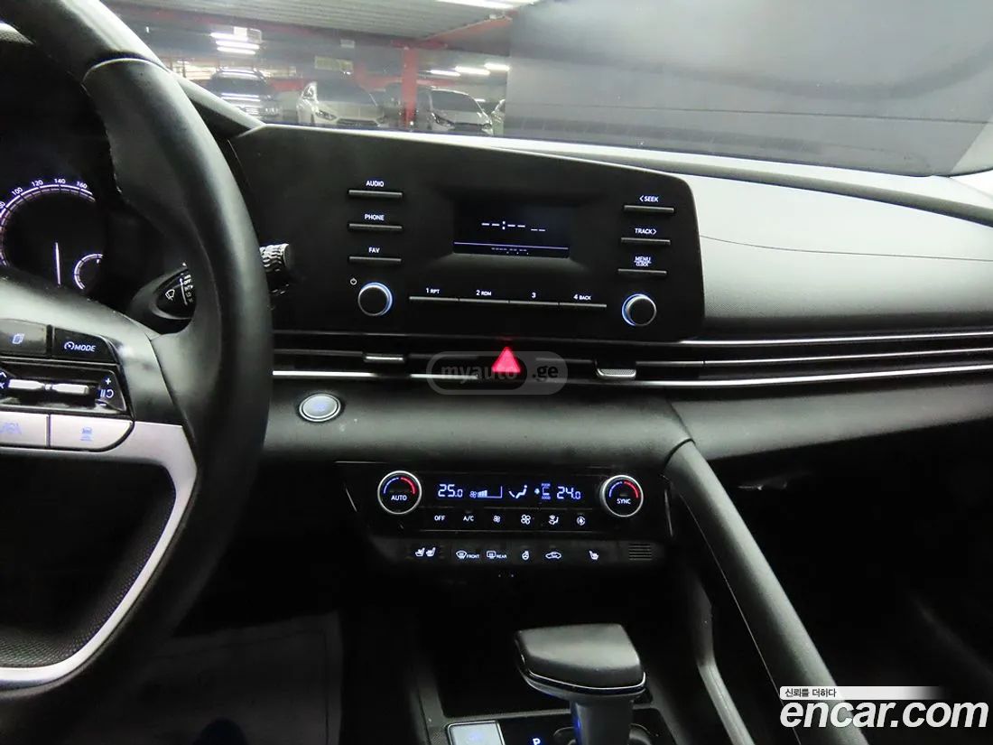 Hyundai Elantra - фото 10