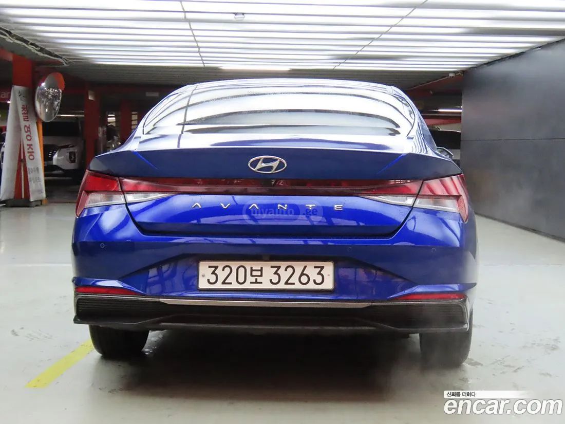 Hyundai Elantra - фото 3