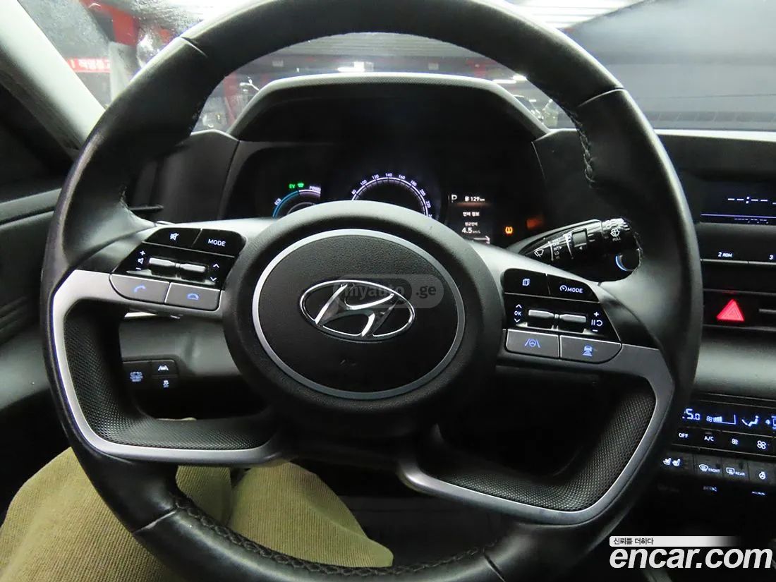 Hyundai Elantra - фото 8