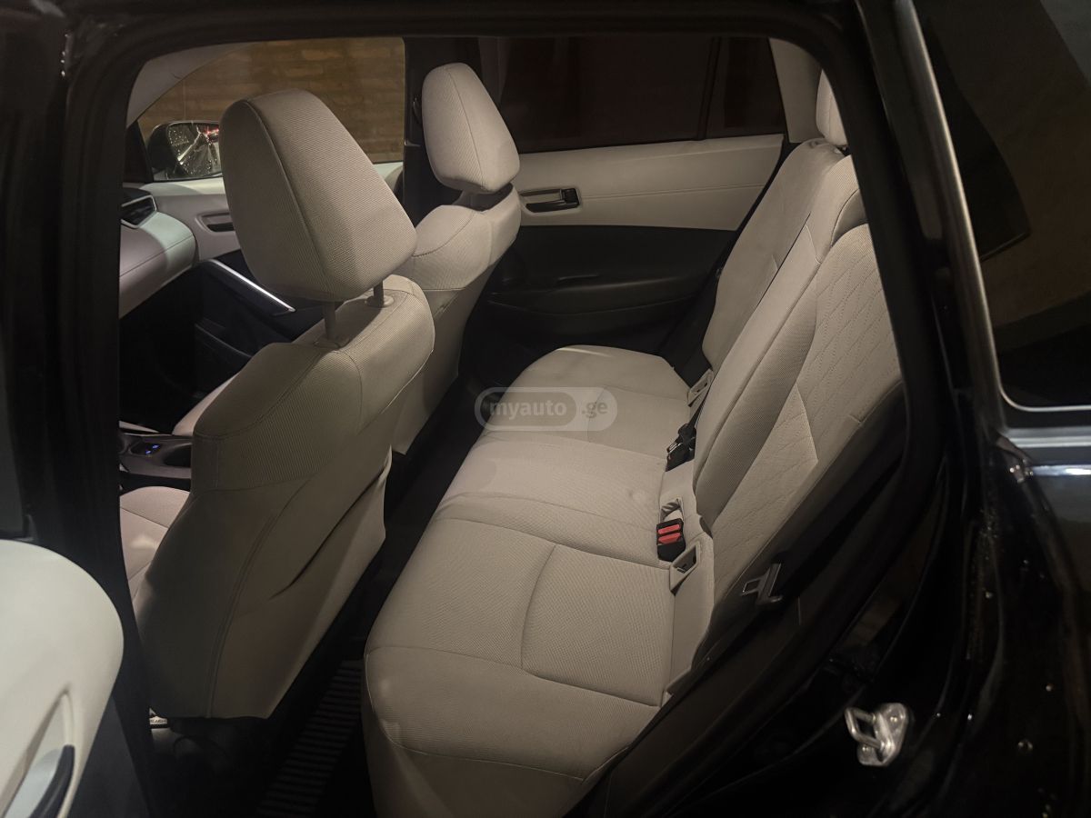 Toyota Corolla cross - фото 10