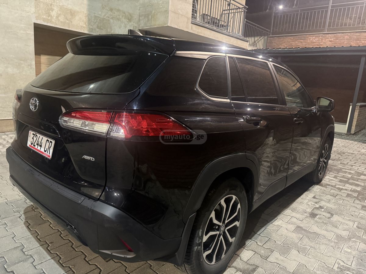 Toyota Corolla cross - фото 3