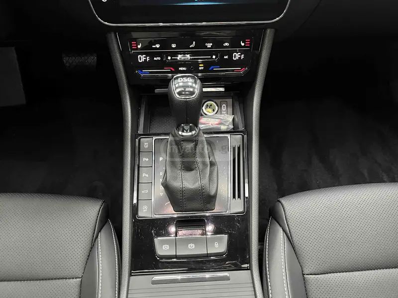 Skoda Superb 2024 — миниатюра 10