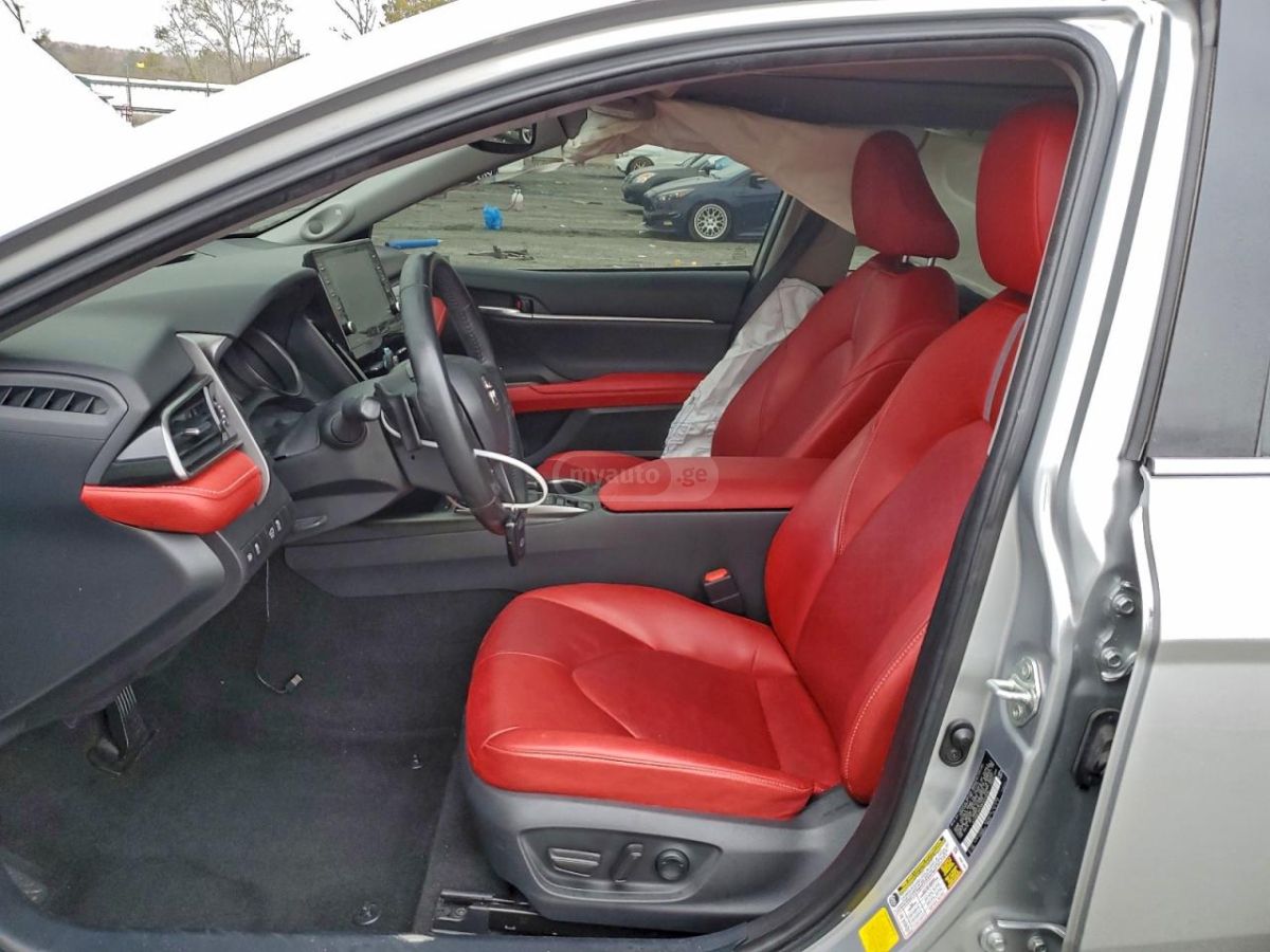 Toyota Camry - фото 7