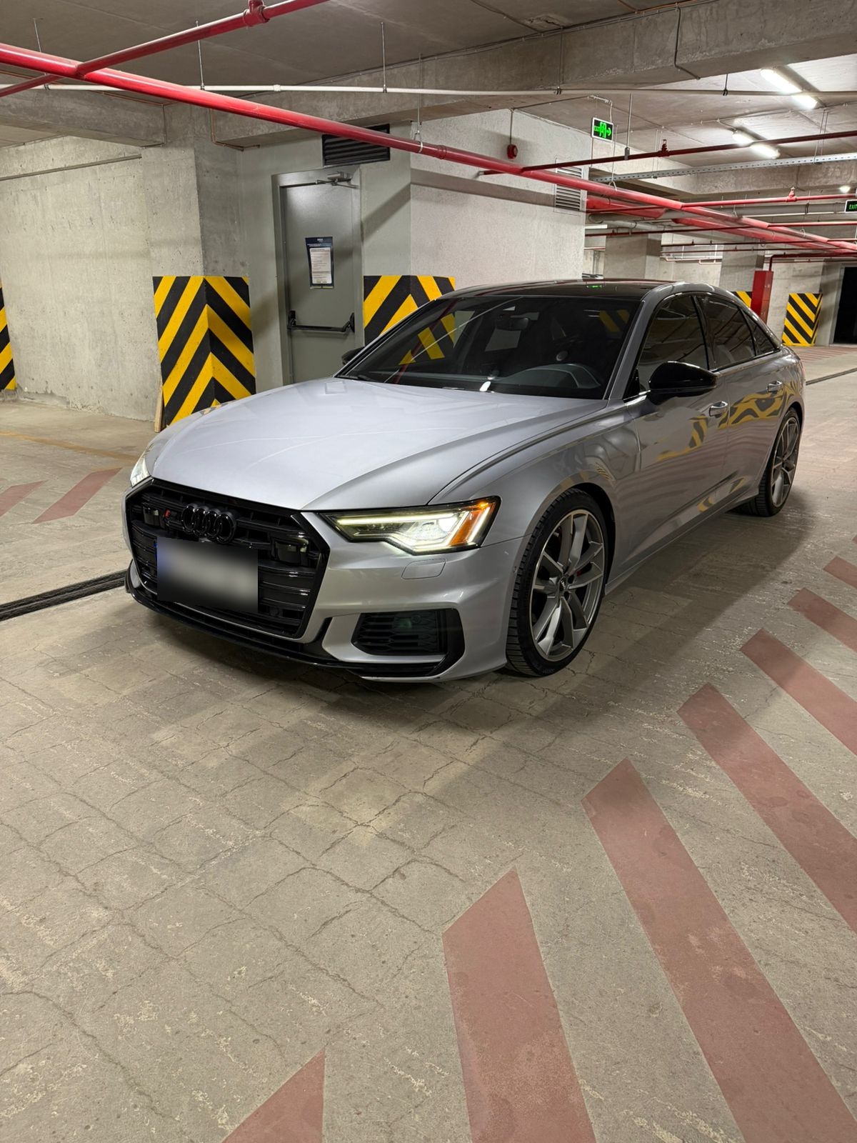 Audi S6 - фото 1