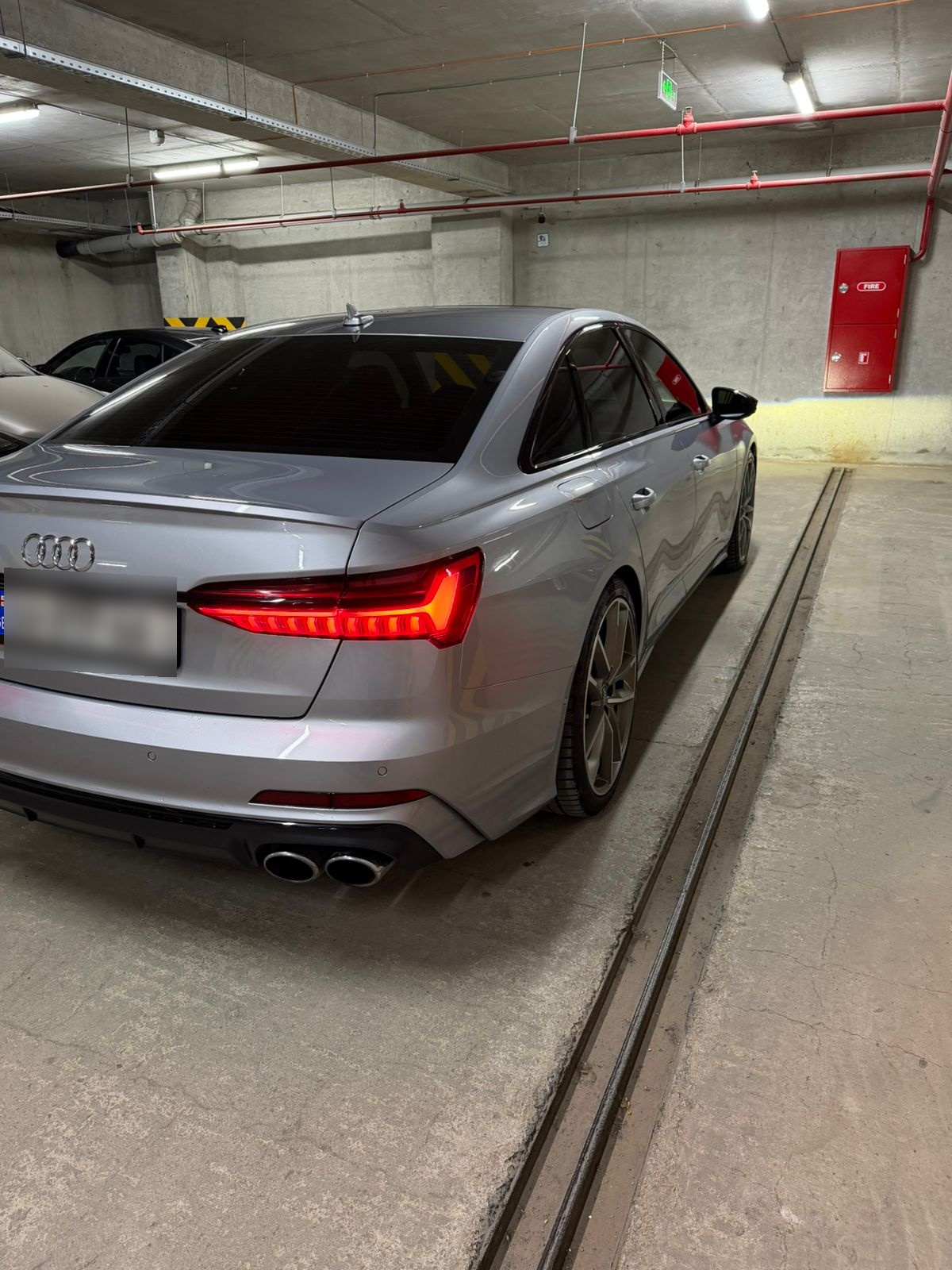 Audi S6 - фото 6