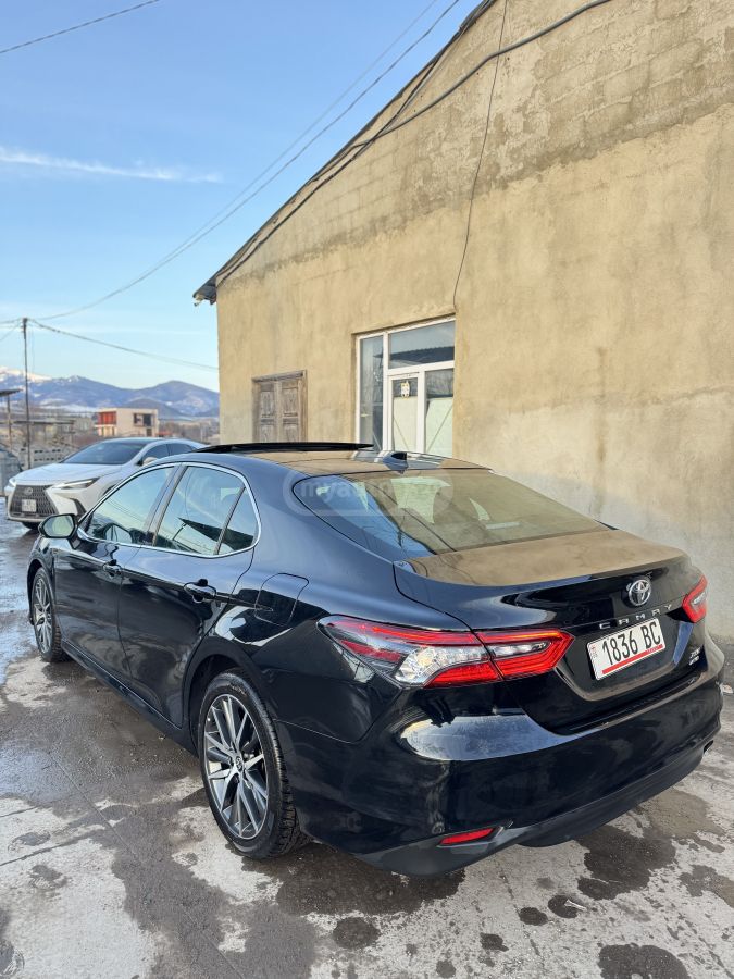 Toyota XLE 4dr All-Wheel Drive Sedan — миниатюра 11