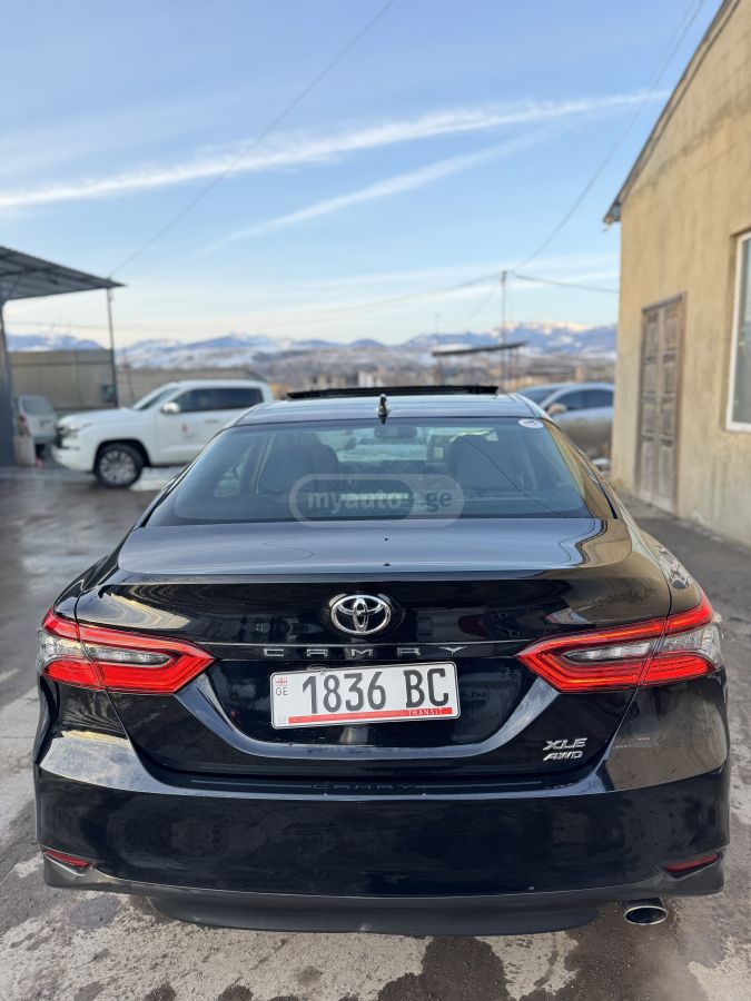 Toyota XLE 4dr All-Wheel Drive Sedan — миниатюра 12