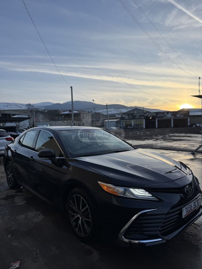 Toyota XLE 4dr All-Wheel Drive Sedan — миниатюра 14