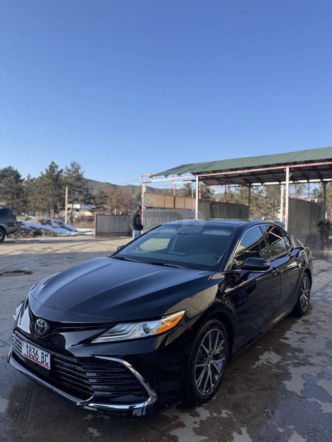 Toyota XLE 4dr All-Wheel Drive Sedan — миниатюра 5