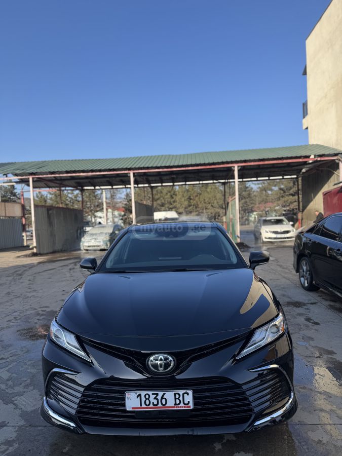 Toyota XLE 4dr All-Wheel Drive Sedan — миниатюра 6