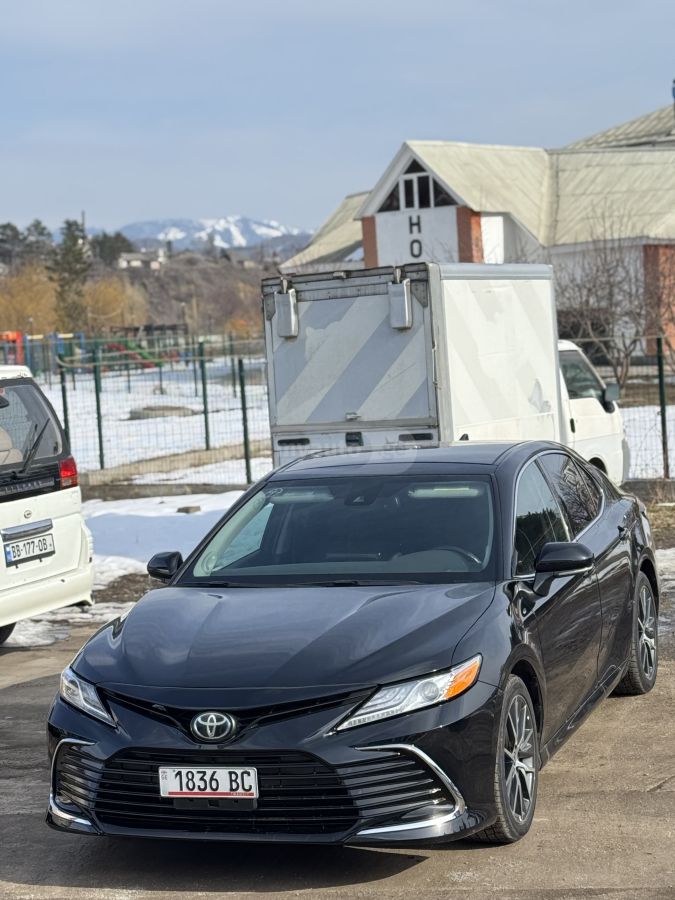 Toyota XLE 4dr All-Wheel Drive Sedan — миниатюра 7