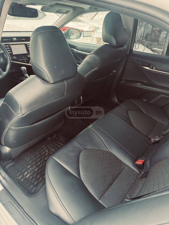 Toyota Camry - фото 9