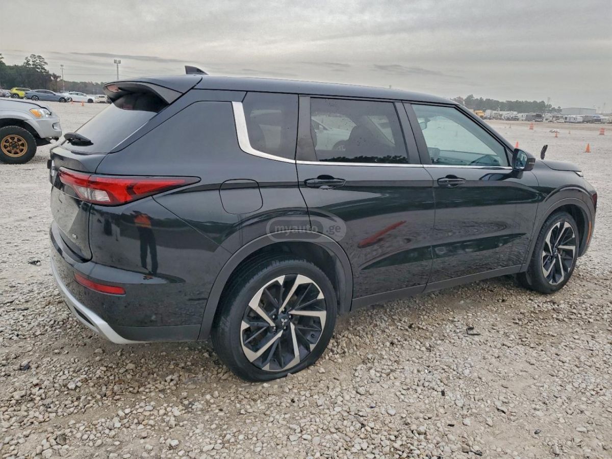 Mitsubishi Outlander - фото 3