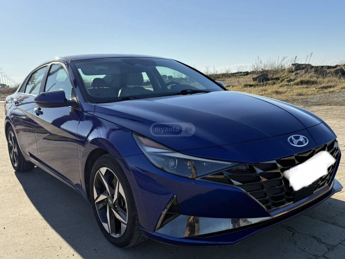 Hyundai Elantra - фото 1