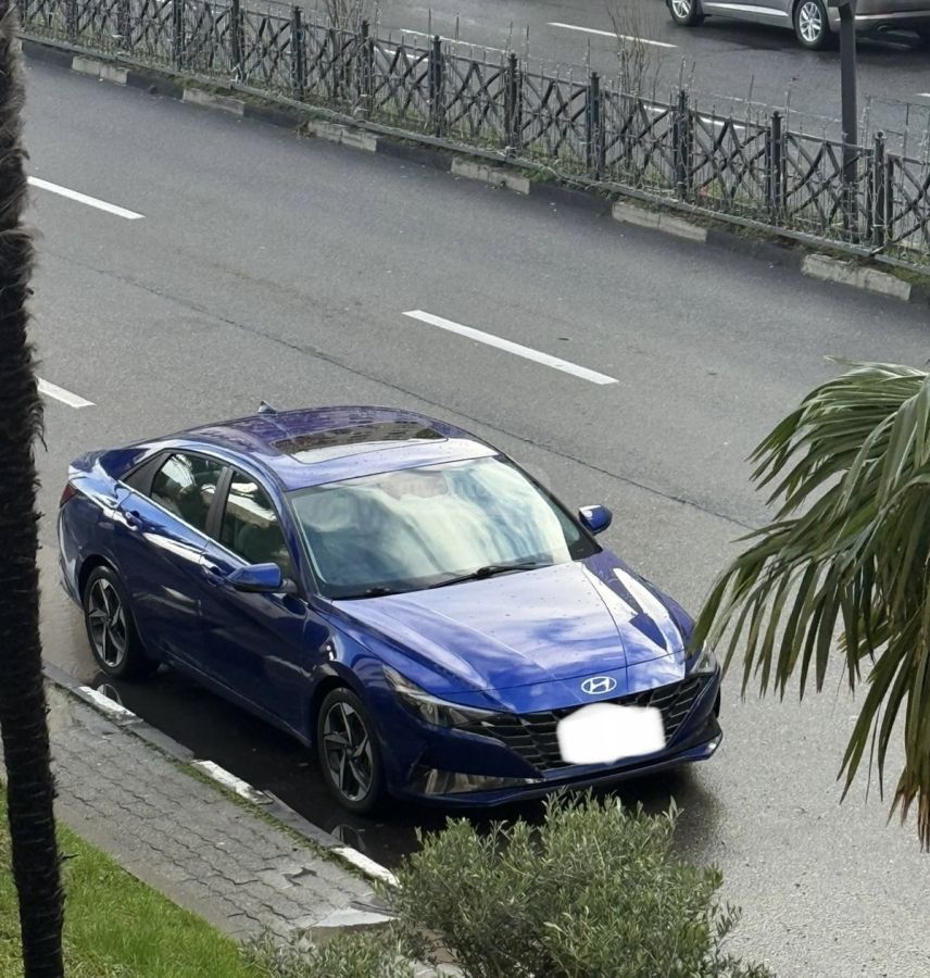 Hyundai Elantra - фото 3