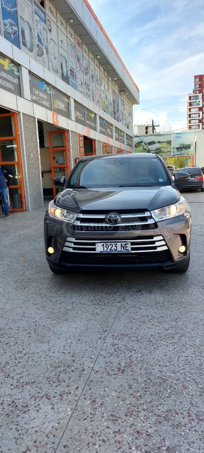Toyota Highlander - фото 2