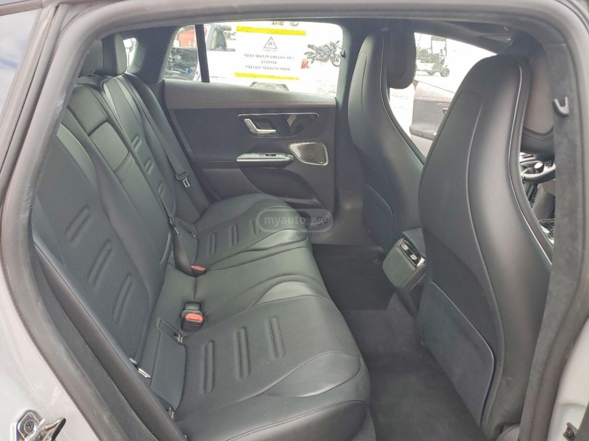 Mercedes-Benz EQE 53 4Matic+ 2023 — миниатюра 10