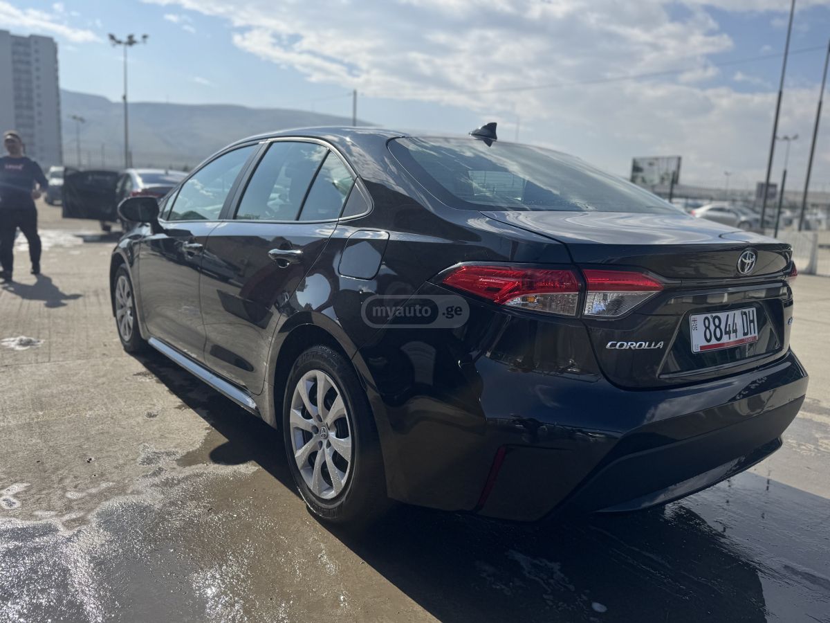 Toyota LE 4dr Sedan CVT — миниатюра 5