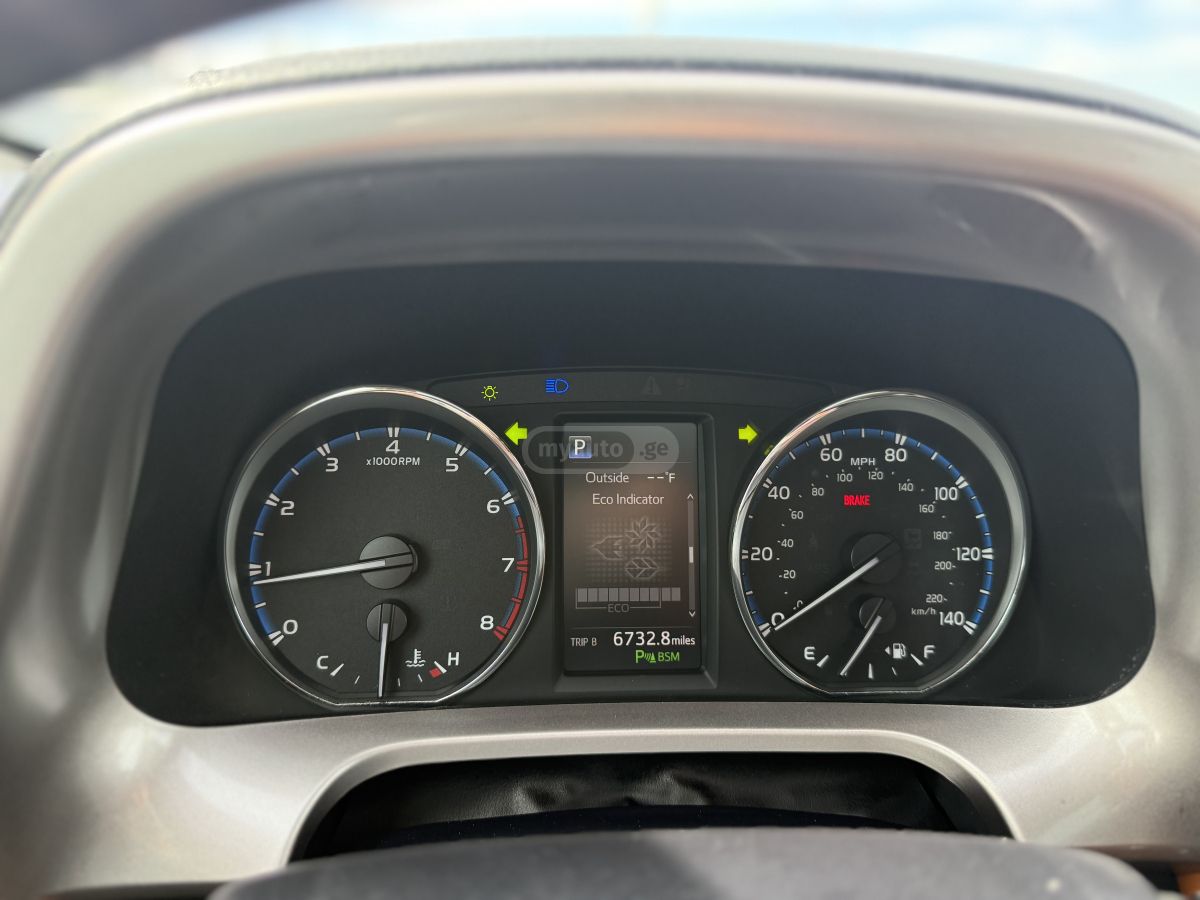 Toyota RAV 4 - фото 10