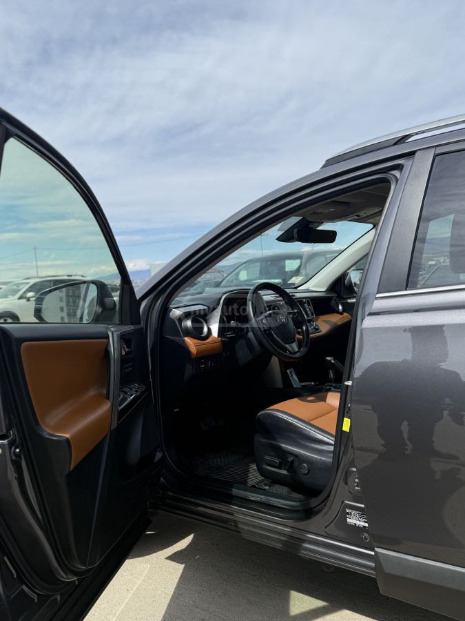 Toyota RAV 4 - фото 6
