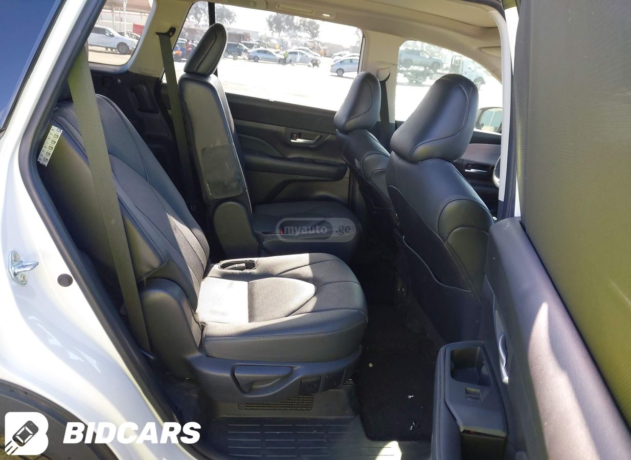 Toyota Grand Highlander - фото 6