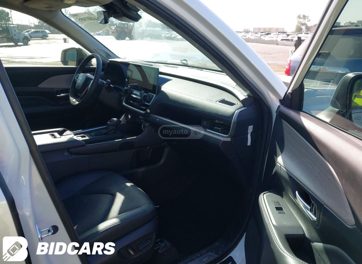 Toyota Grand Highlander - фото 9