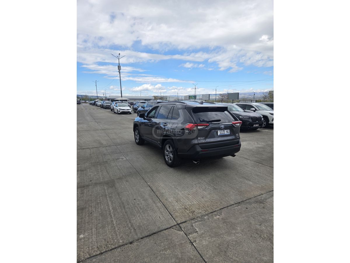 Toyota RAV 4 - фото 7