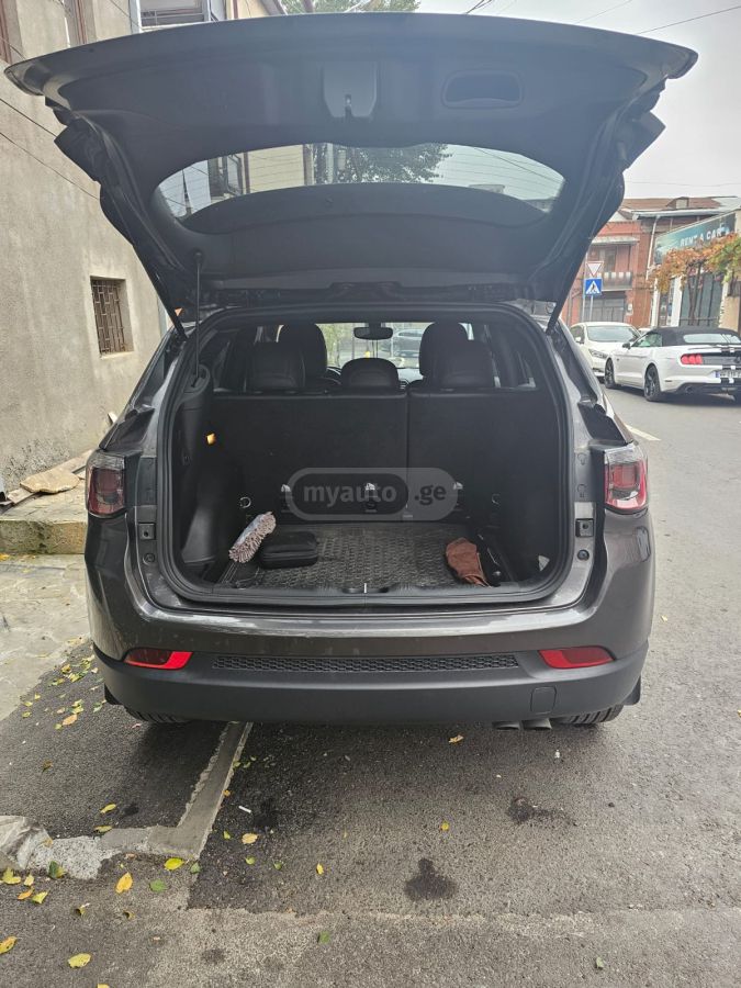Jeep Compass - фото 13