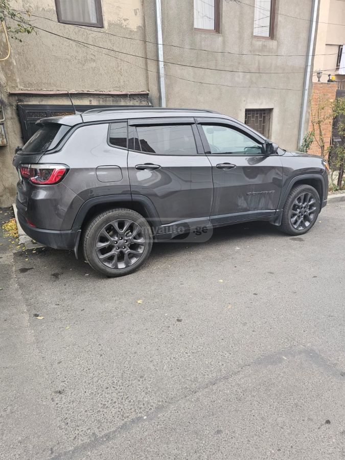 Jeep Compass - фото 14