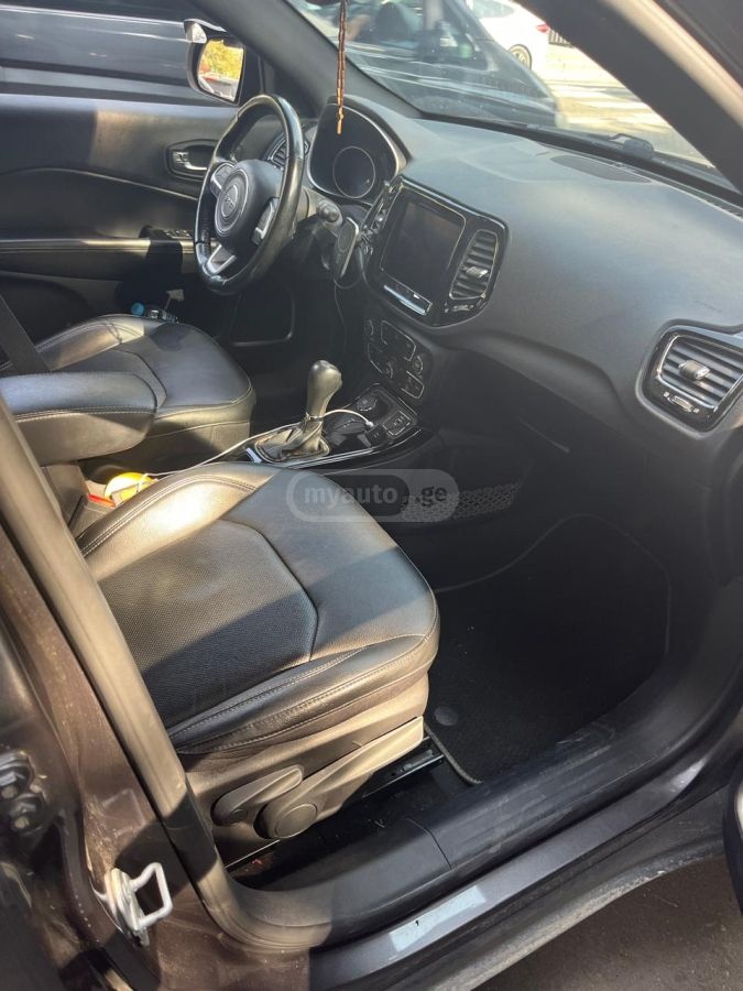 Jeep Compass - фото 4