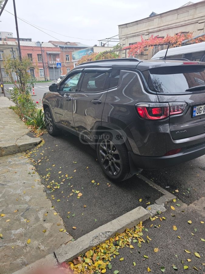 Jeep Compass - фото 5