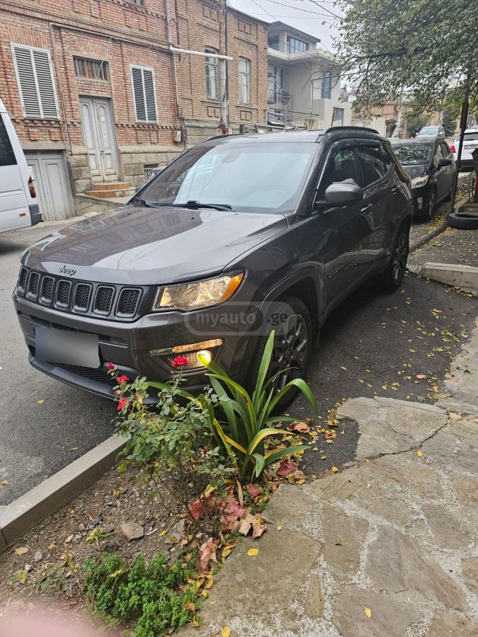 Jeep Compass - фото 6