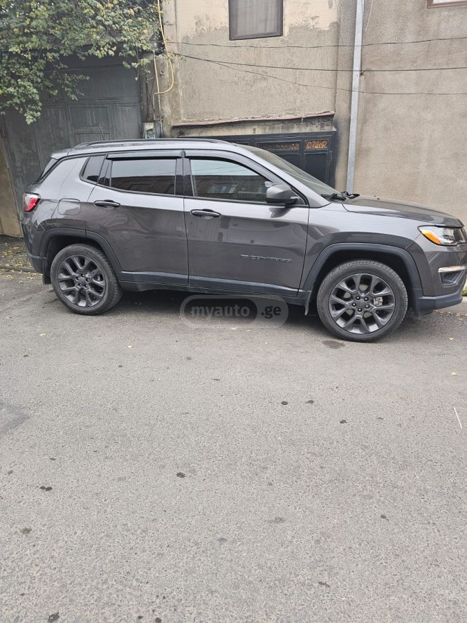 Jeep Compass - фото 7