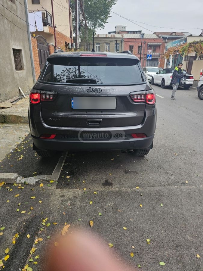 Jeep Compass - фото 8