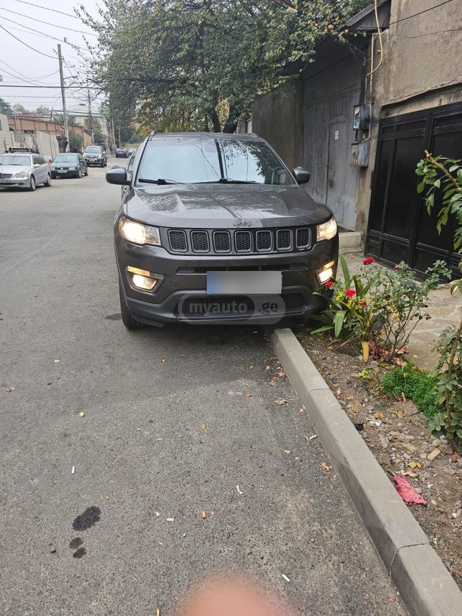 Jeep Compass - фото 9