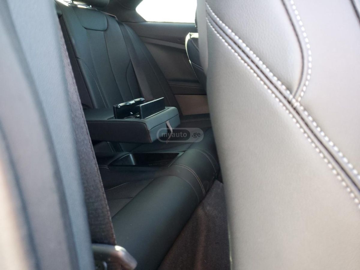 BMW M240 i xDrive 2dr All Wheel Drive C 2024 — миниатюра 10