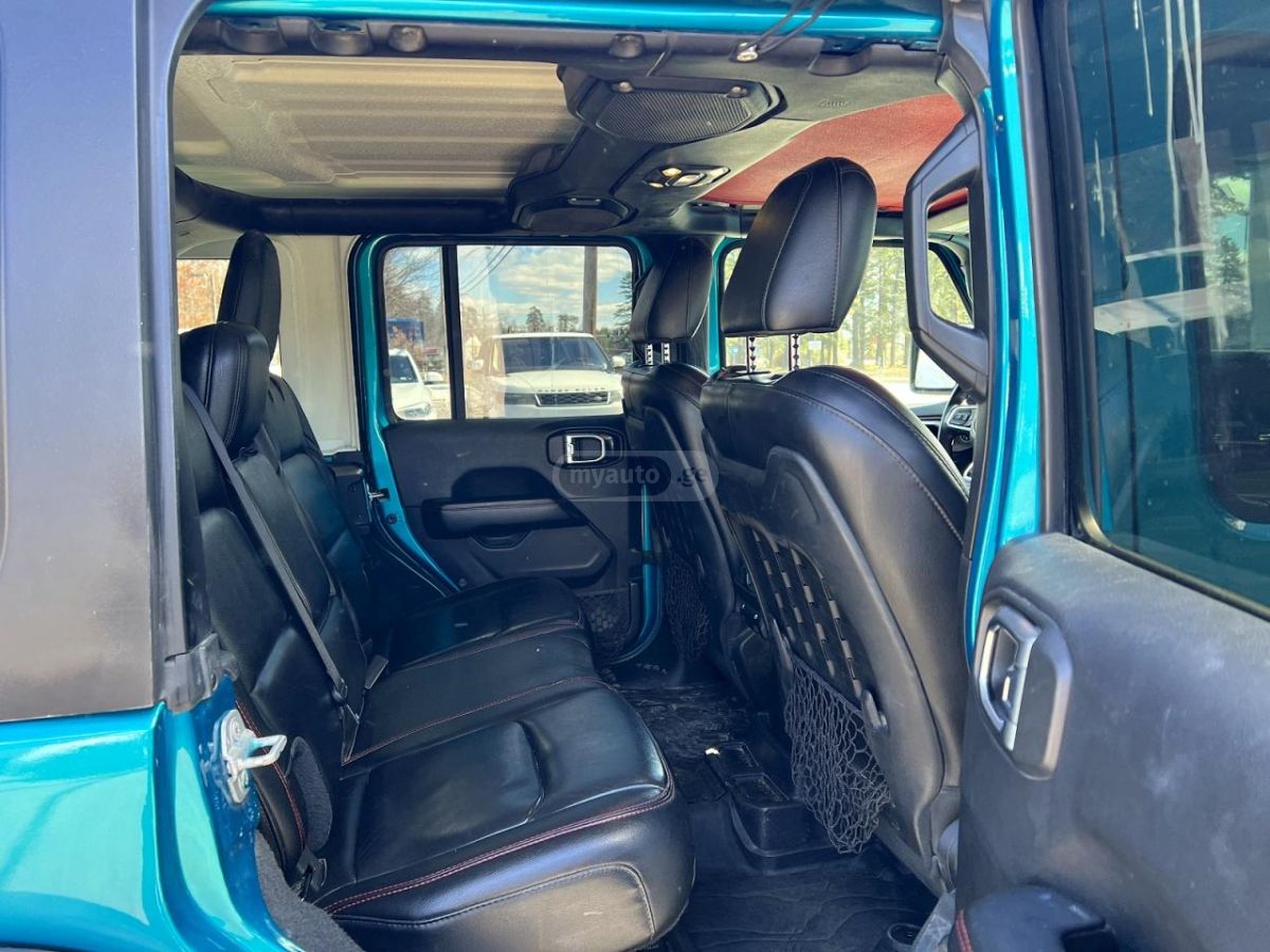 Jeep Wrangler - фото 6