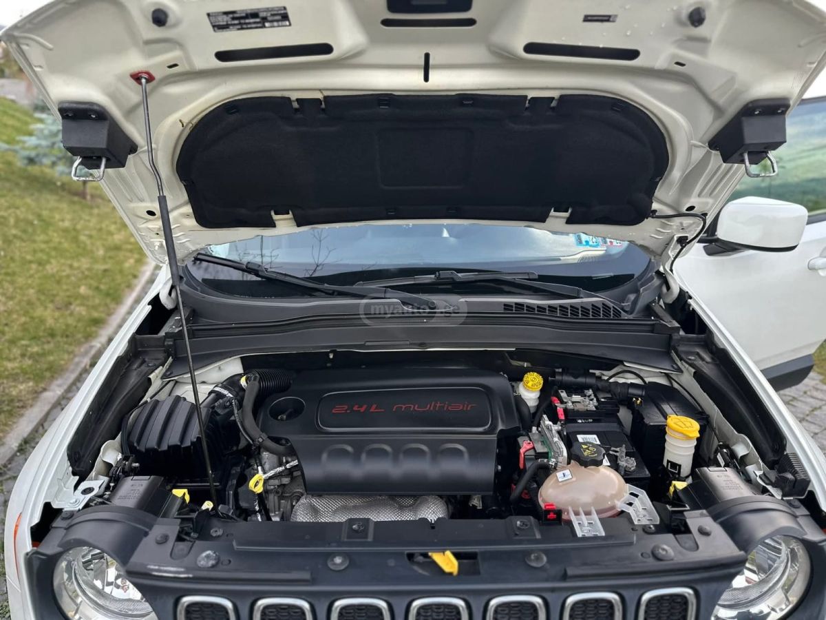 Jeep Renegade - фото 10