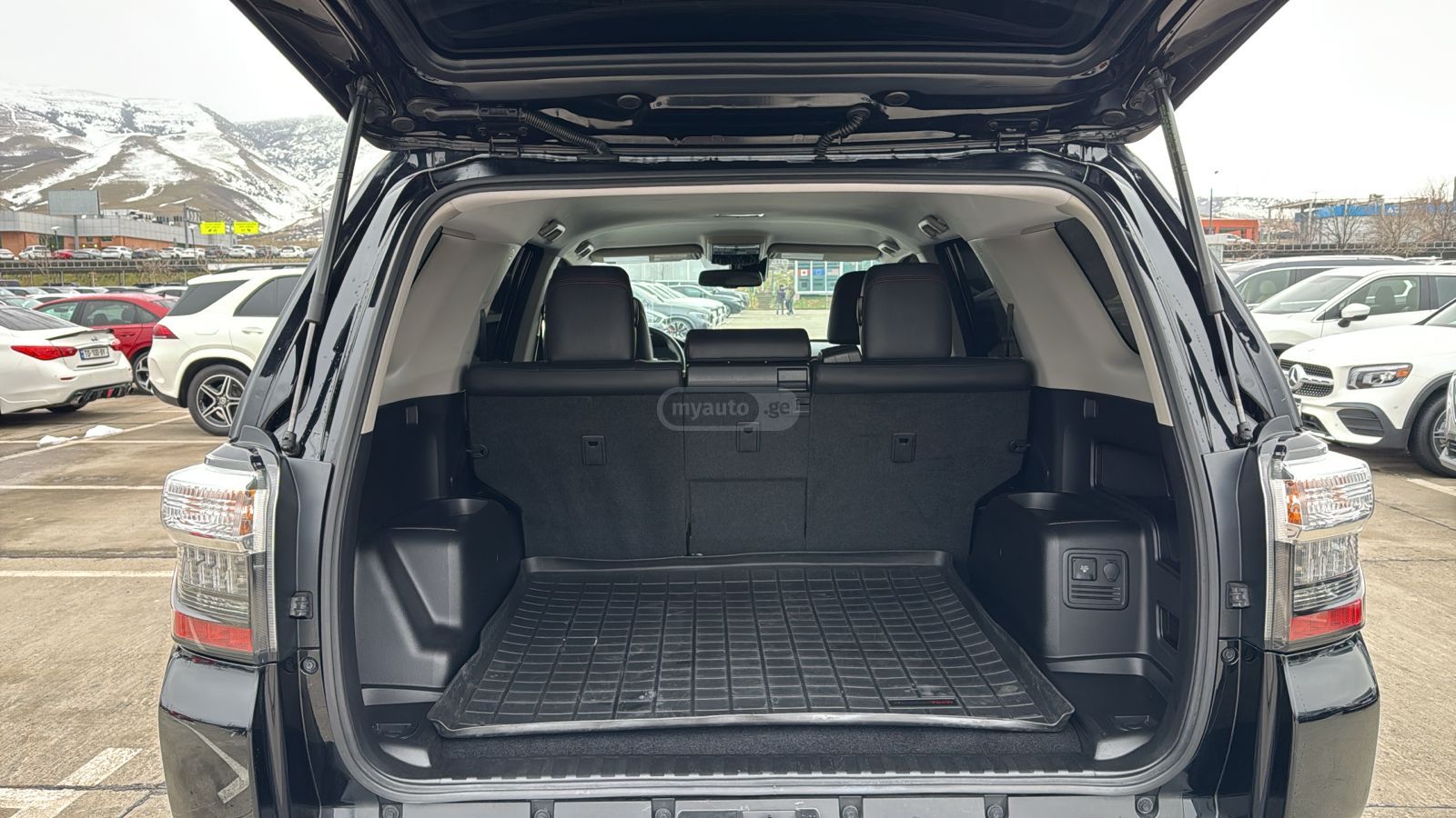 Toyota Limited 4dr 4x4 Automatic — миниатюра 7