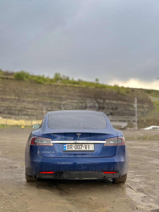 Tesla Model S - фото 3