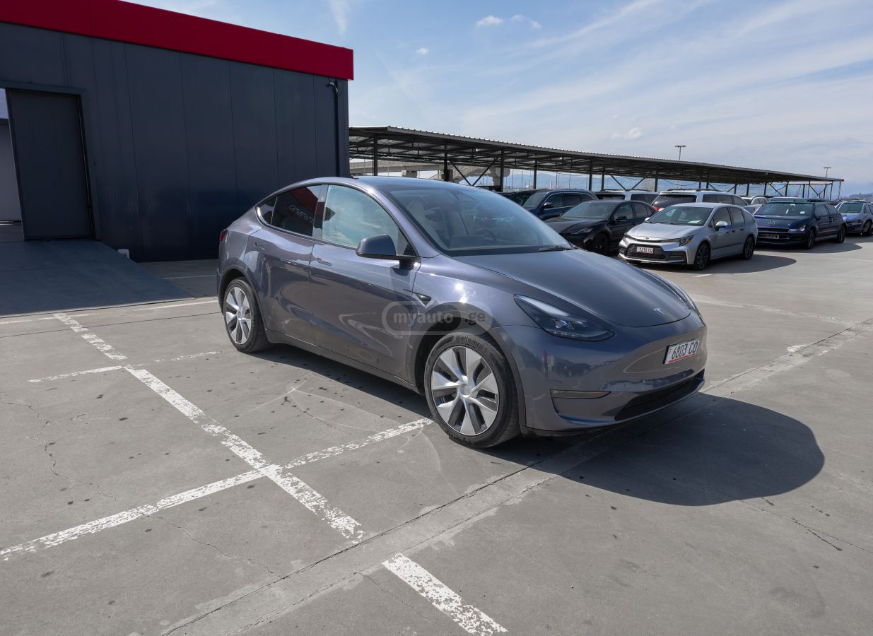 Tesla Model Y - фото 3