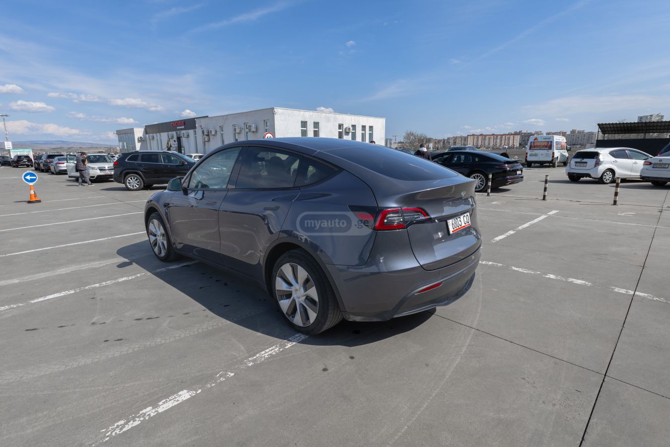 Tesla Model Y - фото 6