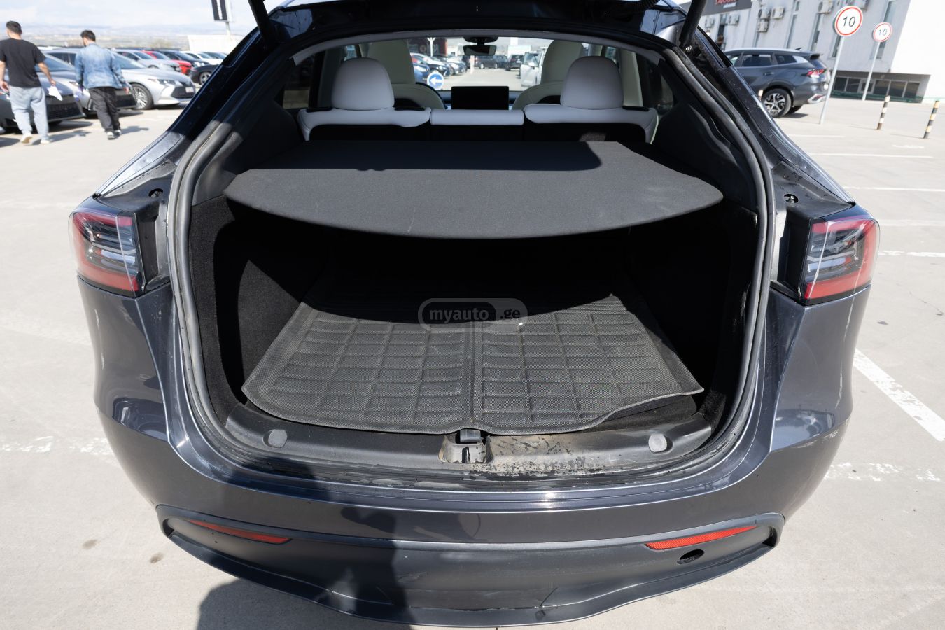 Tesla Model Y - фото 7