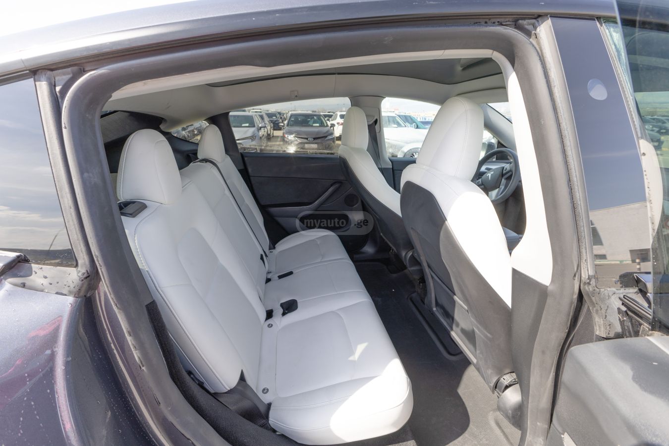 Tesla Model Y - фото 8